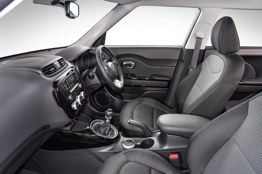 Интерьер Kia Soul 2017 года  (ZA) (фото 30 из 40)